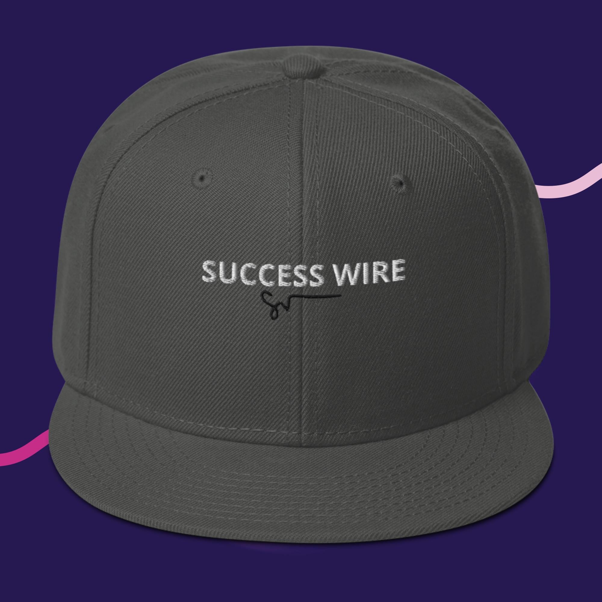 SUCCESS WIRE White w/ Black Signature Logo High-profile Snapback Hat for Men